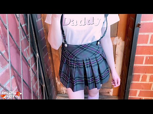❤️ 女学生深深地吸吮她的鸡巴,代替上课做爱 Porno fb﹏﹏