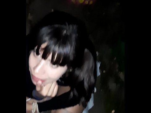 ❤️ 在街上膨胀的阴茎,以换取糖果 Porno fb﹏﹏