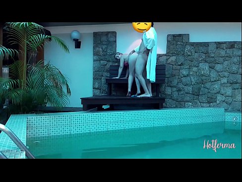❤️ 老板邀请女佣去泳池,却忍不住要来个热辣的 Porno fb﹏﹏